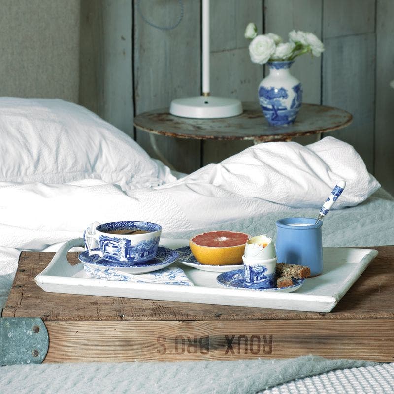 How to Serve a Stylish Breakfast in Bed